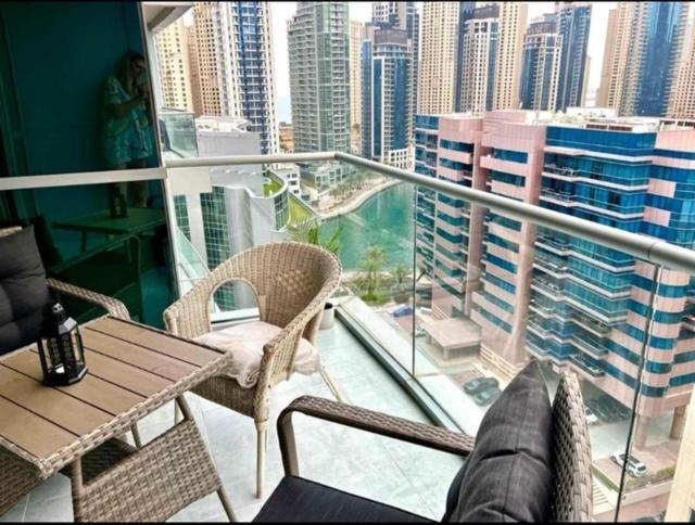 Marina View With Pool, Gym, Tennis Court, 5 Mins To Beach ดูไบ ภายนอก รูปภาพ