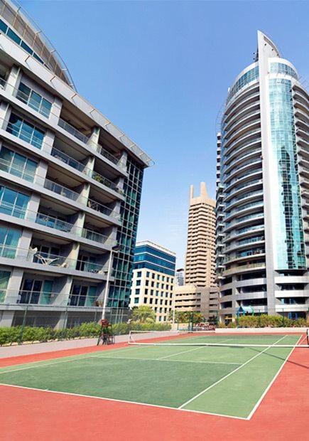 Marina View With Pool, Gym, Tennis Court, 5 Mins To Beach ดูไบ ภายนอก รูปภาพ