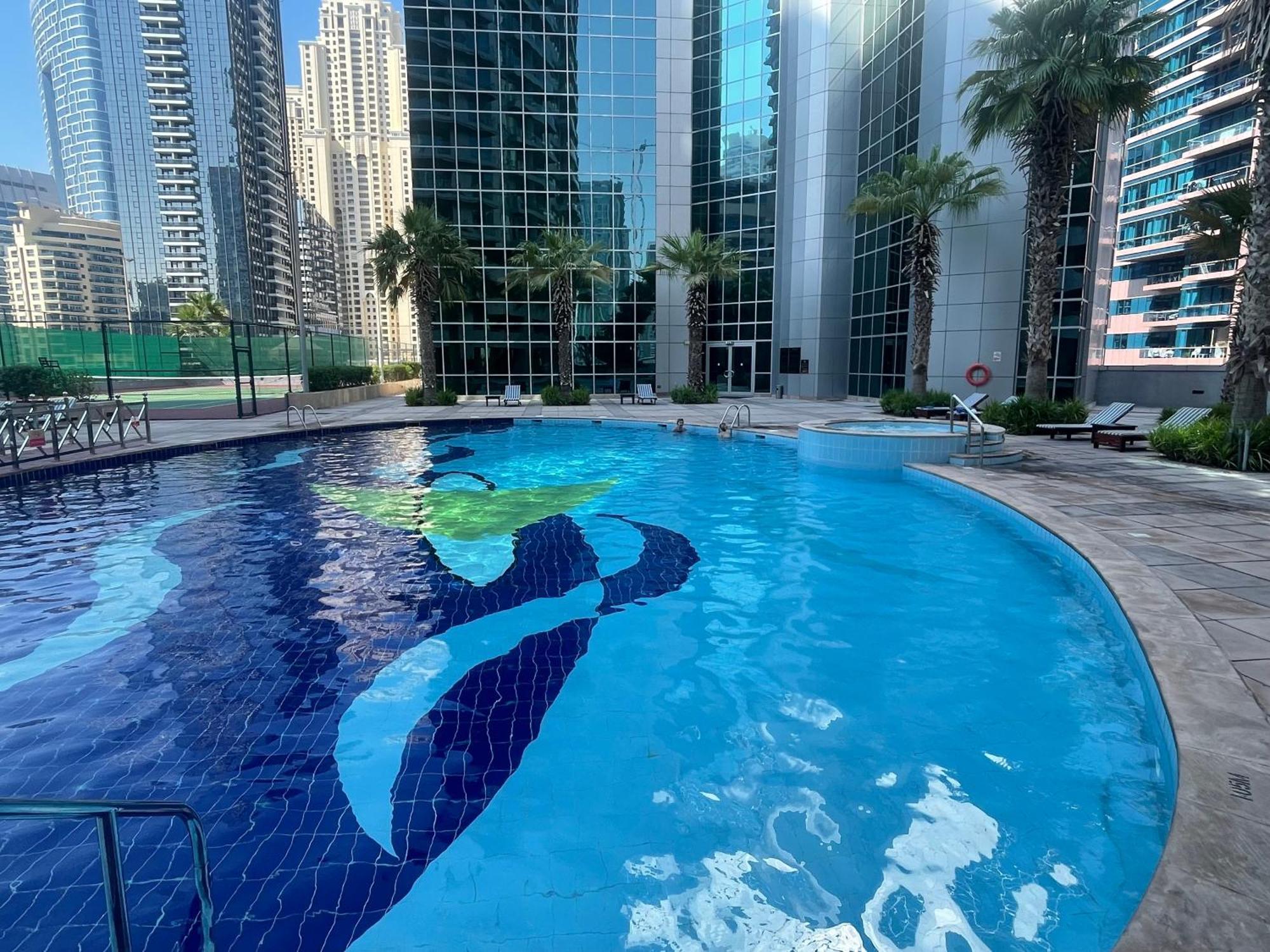 Marina View With Pool, Gym, Tennis Court, 5 Mins To Beach ดูไบ ภายนอก รูปภาพ